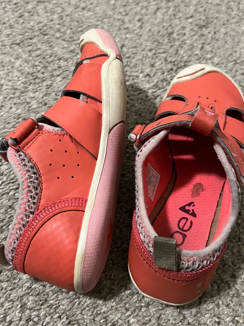 PLAE Kids Coral Pink Closed-Toe Hook-and-Loop Sandals Size 1